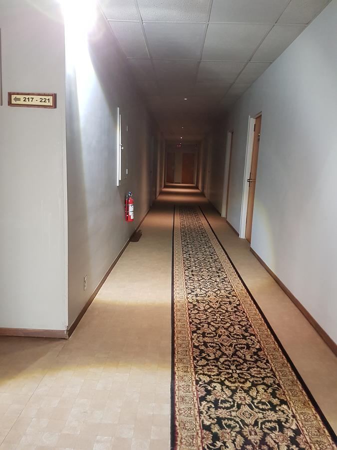 Beaver Hotel North Battleford Bagian luar foto